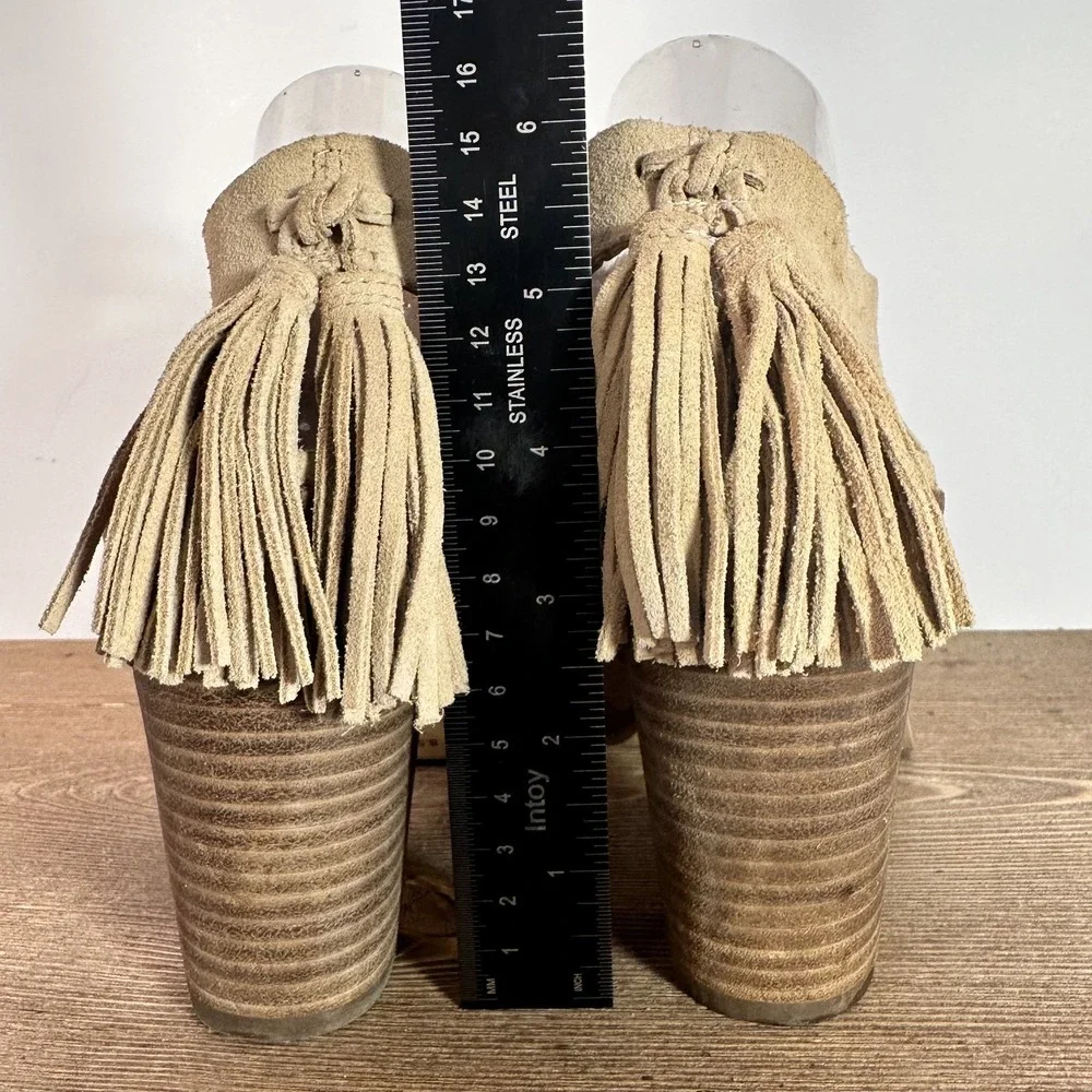 Gianni Bini Hadwin Heels Womens 8.5 Tan Suede Tassel Peep Toe Coquette Festival